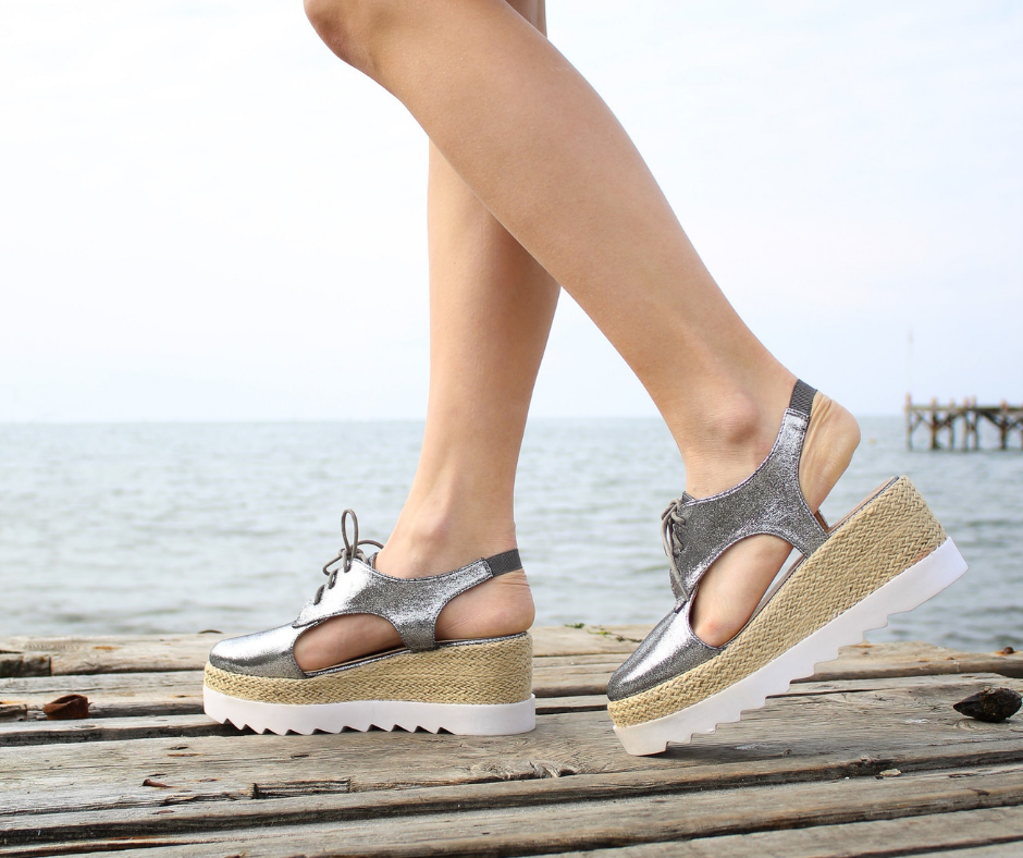 Krok w Komfort: Jak ButyModne.pl Łączy Modę i Funkcjonalność w Każdej Parze