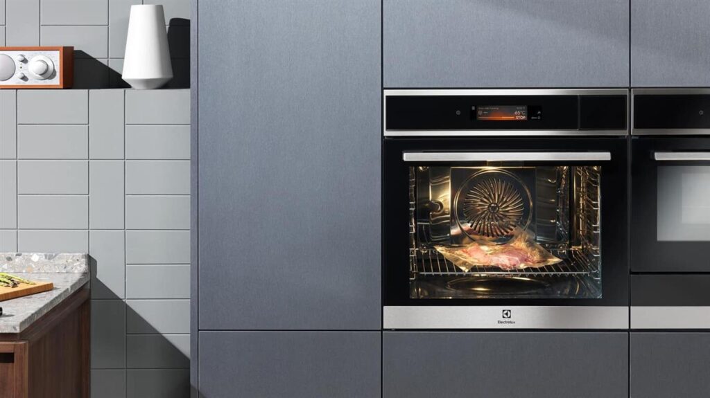 Why Electrolux Ovens Are the Perfect Choice for Home Chefs