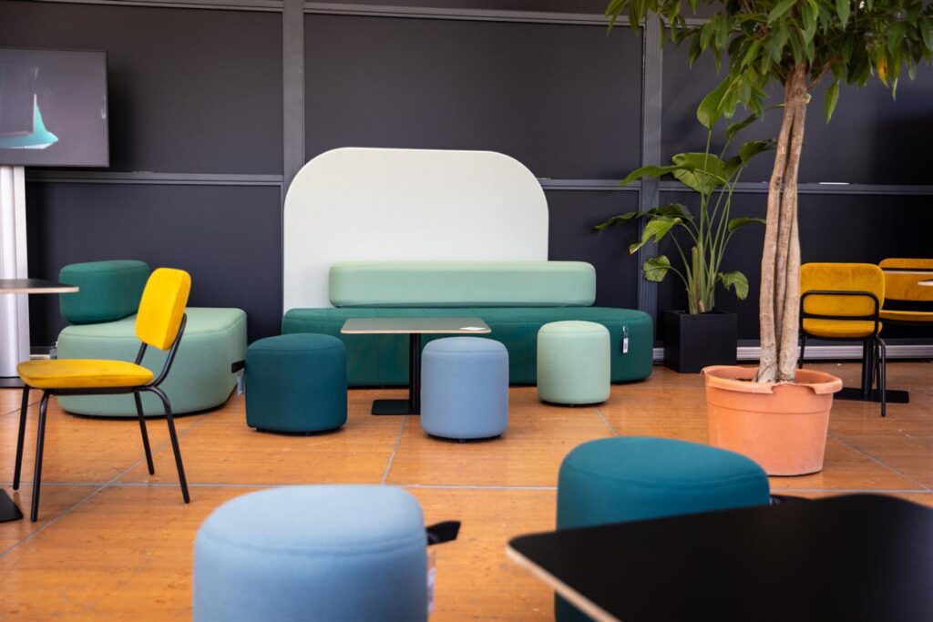 Van Concept tot Vakmanschap: De Designermerken die Bruno Wickart’s Meubellijn Definiëren