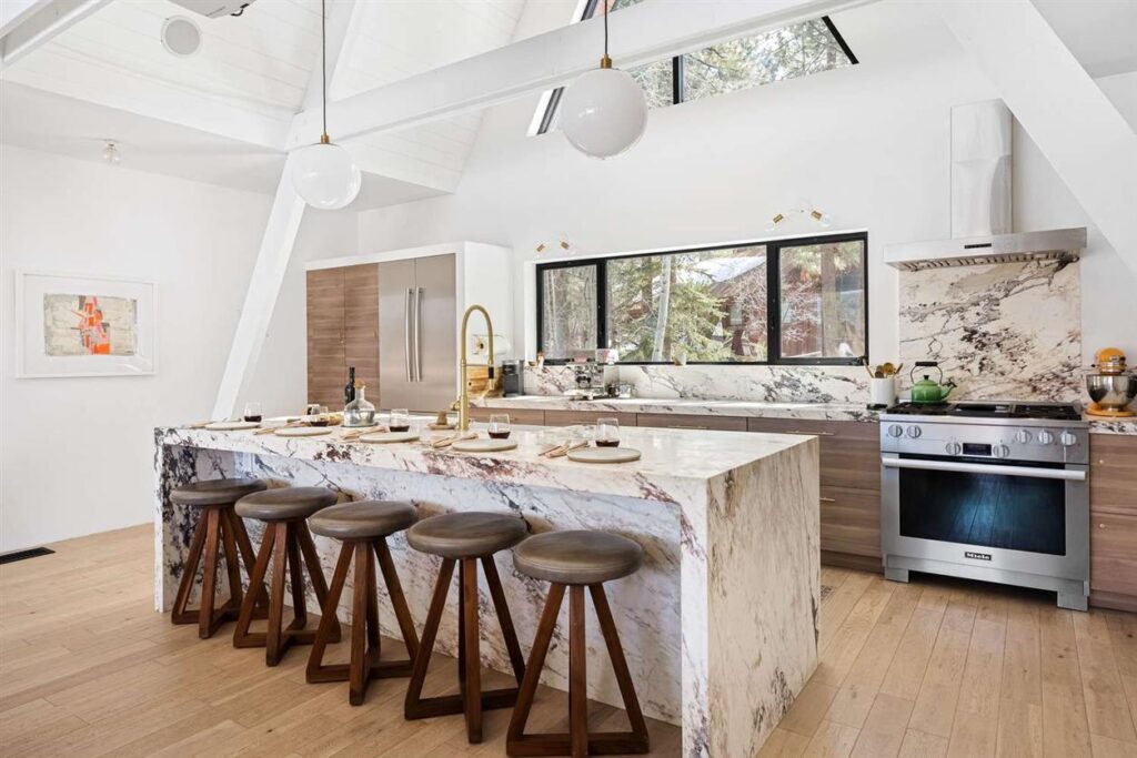 Design Your Dream Home with Knees Home and Electrical: A Legacy of Style and Innovation
