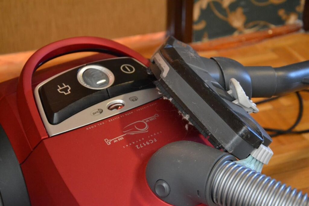 Mühelose Reinigung: Die Zukunft der Smart Home Care mit den innovativen Robotersystemen von Narwal In einer Welt, in der intelligente Technologien immer beliebter werden, werden Hausarbeiten einfacher, effizienter und weniger zeitaufwändig. Vorbei sind die Zeiten, in denen Staubsaugen und Wischen stundenlange Handarbeit und ständige Wartung erforderte. Heute ist die Zukunft der Hausreinigung da und wird von Narwal, einer deutschen Marke, die für ihre hochmodernen Roboter-Reinigungssysteme bekannt ist, revolutioniert. Die hochmodernen Roboter von Narwal integrieren fortschrittliche Technologie nahtlos mit Präzisionstechnik, um ein müheloses Reinigungserlebnis zu bieten – so können Benutzer ihre Zeit zurückgewinnen und gleichzeitig dafür sorgen, dass ihre Häuser makellos bleiben. Egal, ob Sie ein vielbeschäftigter Berufstätiger, ein Elternteil oder jemand sind, der Wert auf Bequemlichkeit legt, die Robotersysteme von Narwal sind darauf ausgelegt, Ihre Reinigungsroutine zu rationalisieren und das Leben ein wenig einfacher zu machen. In diesem Artikel erfahren Sie, wie Narwal die Welt in der Smart-Home-Pflege verändert und warum seine Roboter-Reinigungslösungen die Zukunft einer effizienten, freihändigen Hauswartung sind.