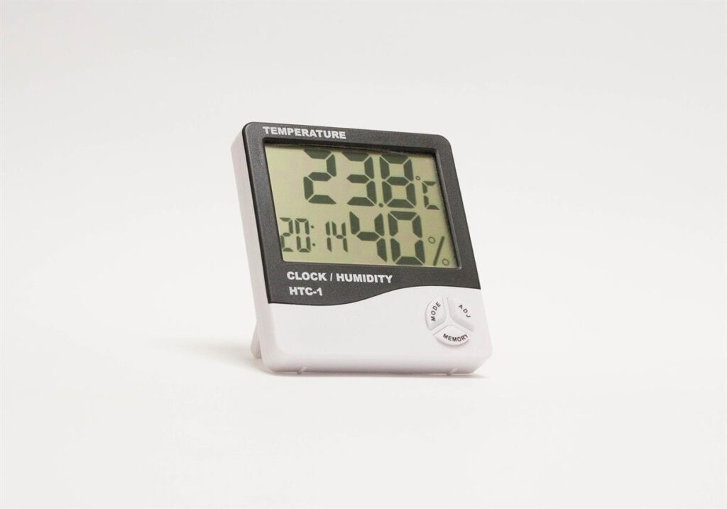ThermoPro’s Direct-to-Consumer Approach: Revolutionizing Digital Thermometer Pricing In an industry where affordability often comes at the expense of quality, ThermoPro has redefined how digital thermometers are priced and delivered to customers. With its direct-to-consumer approach, ThermoPro has transformed the market, ensuring that high-quality meat thermometers and hygrometers are accessible without the usual retail markup. This innovative business model not only empowers customers with reliable products but also challenges the traditional pricing structures of the industry.