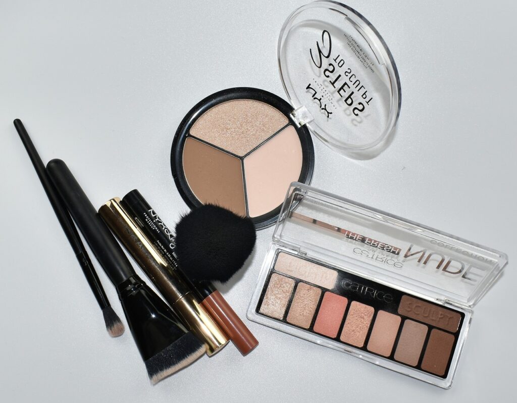In the world of beauty, precision is everything. Whether you’re sculpting a flawless contour, creating a bold eyeshadow look, or simply perfecting your daily makeup routine, the tools you use can make all the difference. Enter ZOEVA, a UK-based beauty brand that has redefined makeup application with its premium brushes and beauty tools. With a reputation for quality, innovation, and attention to detail, ZOEVA has elevated the artistry of makeup to new heights.