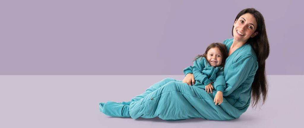 Schlummersack: Revolutioniert den Babyschlaf mit innovativen Schlafsäcken Für Eltern hat es oberste Priorität, sicherzustellen, dass ihr Baby einen sicheren, komfortablen und erholsamen Schlaf genießt. Angesichts der Herausforderungen der Temperaturregulierung, der Sicherheitsbedenken und des nächtlichen Aufwachens war der Bedarf an einer effektiven Schlaflösung nie größer. Schlummersack, ein vertrauenswürdiger Name in Sachen Babynachtwäsche, hat die Branche mit seinen hochwertigen, innovativen Schlafsäcken revolutioniert, die für optimalen Komfort und Sicherheit für Säuglinge und Kleinkinder konzipiert sind.