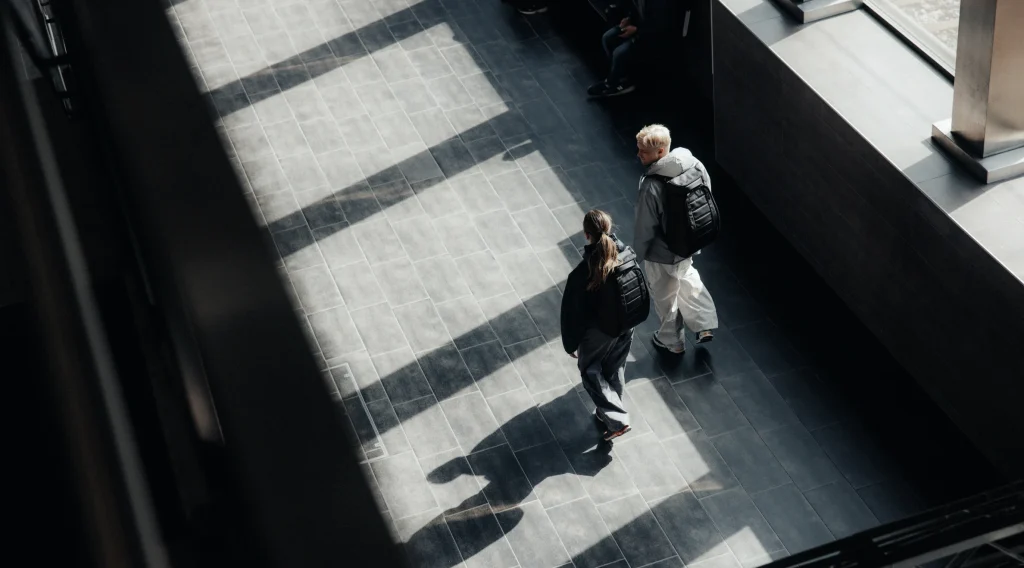 Smarter Reisen, besser Packen – Entdecke innovatives Reisegepäck von DB Journey