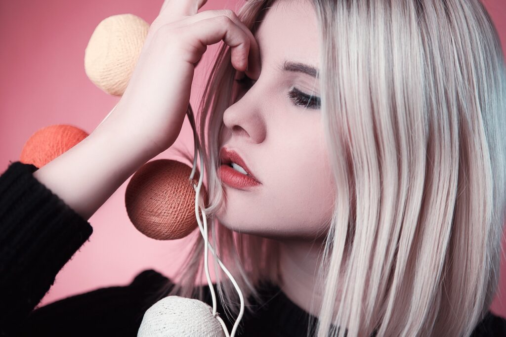 Van haarverzorging tot huidverzorging: hoe LOOKFANTASTIC de ultieme beautyhub van Europa werd In de snelle wereld van beauty, waar trends snel veranderen, springt één naam eruit als een consistente leider: LOOKFANTASTIC. Deze Britse online beautyretailer, opgericht in 1996, is uitgegroeid tot een populaire bestemming voor beautyliefhebbers in heel Europa en biedt een one-stop-shoppingervaring die alles omvat van premium huidverzorging tot innovatieve haarverzorgingsproducten. Tegenwoordig is LOOKFANTASTIC meer dan alleen een beautyretailer; het is een bloeiende beautyhub die meer dan 14.000 producten van meer dan 550 merken samenbrengt en een uitgebreide selectie biedt voor elke beautybehoefte.