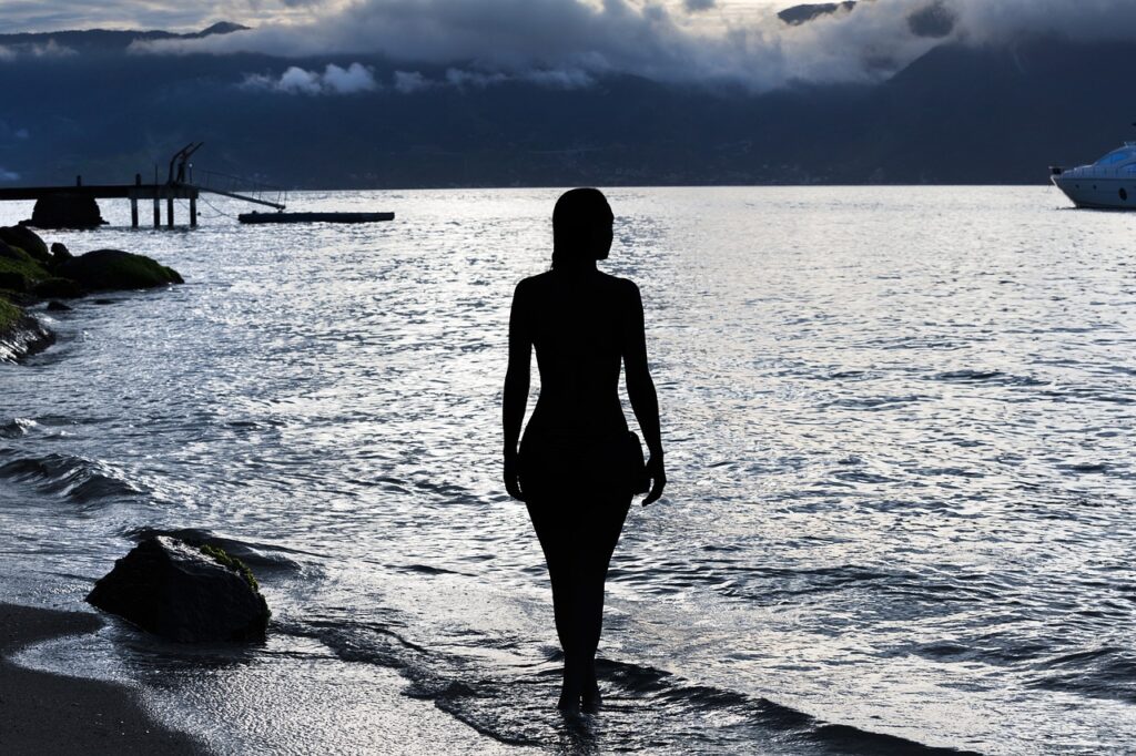 Empowering Women Through Fashion: The Rise of Dippin’ Daisys in the Swimwear Industry Empowering Women Through Fashion: The Rise of Dippin' Daisys in the Swimwear Industry