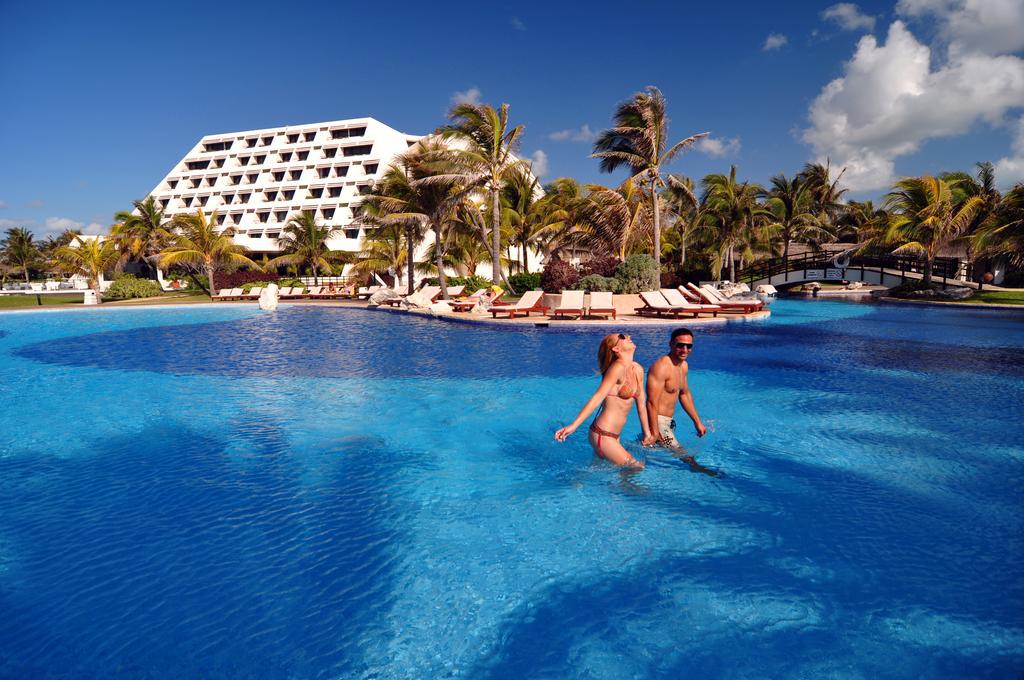 Experience Unparalleled Adventure and Relaxation at Oasis Hotels US