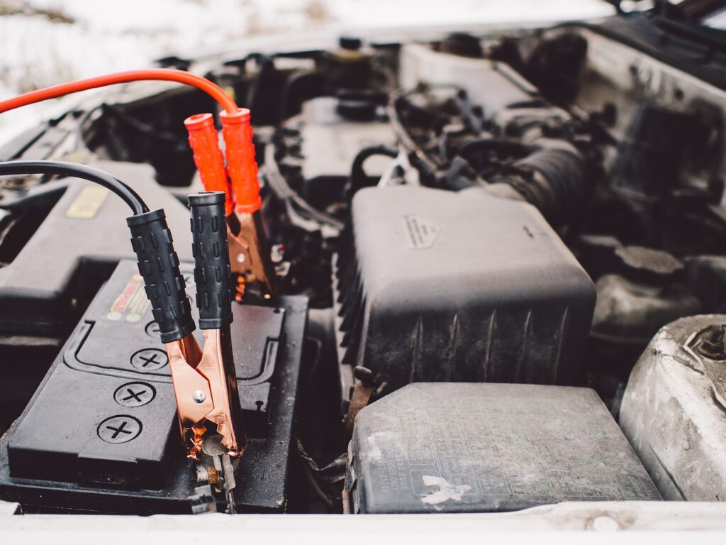 Die Geschichte von Autobatterienbilliger ist eine Geschichte von Innovation, Ehrgeiz und dem Engagement, reale Probleme zu lösen. Was 2011 als einfache Idee begann, hat sich zu einem vertrauenswürdigen Namen im Online-Batteriehandel entwickelt und bedient zahllose Kunden in ganz Deutschland und darüber hinaus. Dieser Weg von Hörsälen zu einem führenden Batteriespezialisten ist ein Beweis für die Kraft von Leidenschaft und Beharrlichkeit.