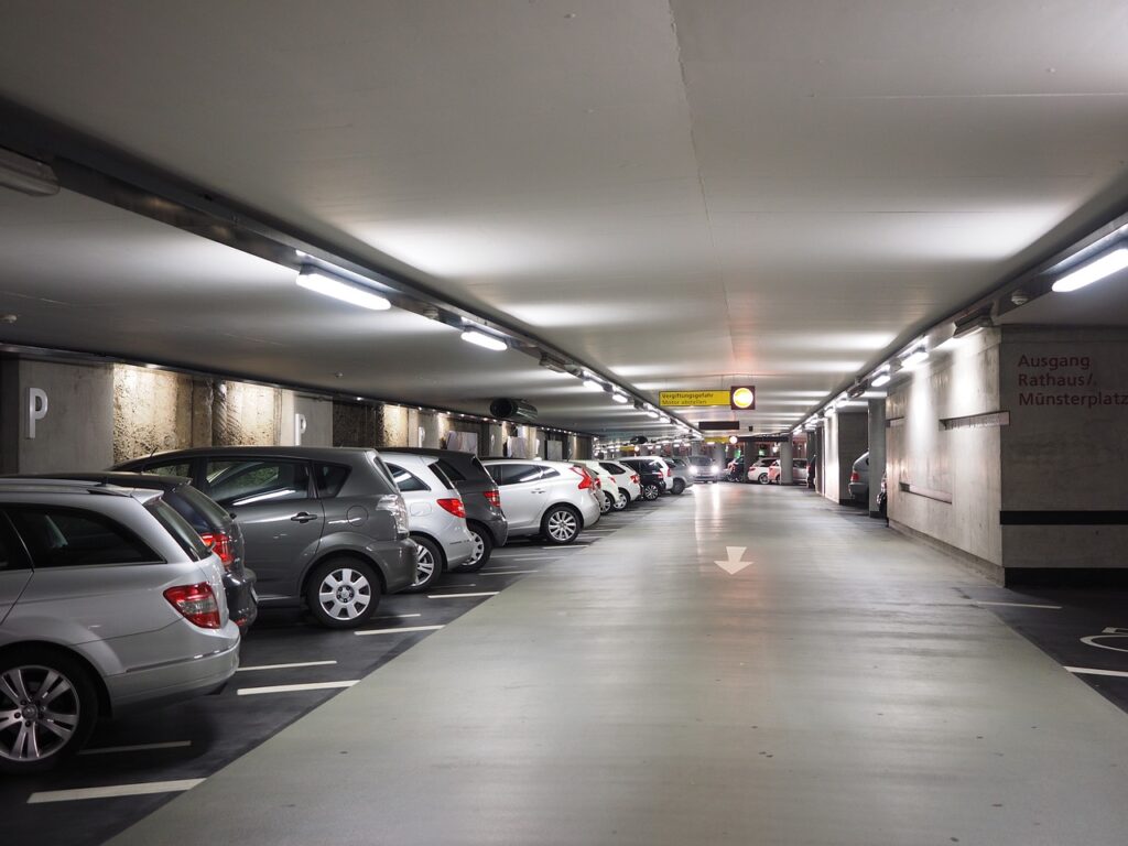 When traveling via Dublin Airport, one crucial aspect that can make or break your travel experience is choosing the right parking option. With the array of choices available, it can be overwhelming to decide. Among the various types, Park & Fly services offer distinct advantages for convenience and efficiency, especially for those looking to streamline their airport parking experience. Here's a comprehensive guide to help you choose the best Park & Fly service at Dublin Airport.