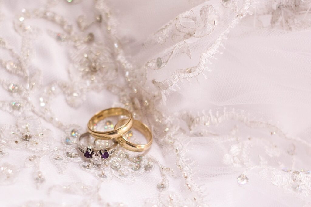 When it comes to jewelry, few brands have achieved the perfect balance between contemporary elegance and timeless appeal quite like Missoma. Founded in 2008 in London, the British jewelry brand has become synonymous with effortless sophistication, offering designs that transcend fleeting trends and stand the test of time. With a blend of fine craftsmanship, luxurious materials, and versatile aesthetics, Missoma's iconic designs have captured the hearts of jewelry lovers worldwide. In this deep dive, we explore what makes Missoma's designs so enduring and why the brand continues to be a favorite among fashion-forward individuals.