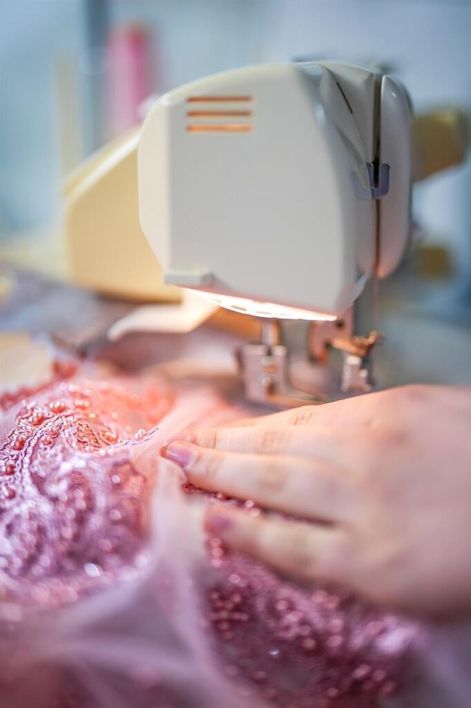 Sbloccare la creatività: come gli incisori laser di XTOOL trasformano i progetti fai-da-te Nel vibrante mondo dei progetti fai-da-te, dove l'immaginazione incontra l'artigianato, gli strumenti a tua disposizione possono aumentare significativamente il tuo potenziale creativo. XTOOL, un nome rinomato nel campo degli incisori e dei tagliatori laser, ha rivoluzionato il modo in cui hobbisti, artisti e piccole imprese si avvicinano al loro mestiere. Esploriamo come gli incisori laser di XTOOL stanno aprendo nuove strade alla creatività e trasformando i progetti fai-da-te per gli appassionati in Italia e oltre.