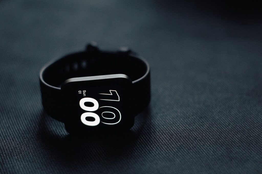 Het kiezen van het juiste GPS-horloge voor uw kind: privacy- en modelinzichten Nu technologie een integraal onderdeel van ons leven wordt, blijft het waarborgen van de veiligheid en het welzijn van onze kinderen een topprioriteit voor ouders. GPS-horloges zijn een populaire oplossing geworden, met realtime tracking- en communicatiefuncties. Met de vele beschikbare opties kan het echter overweldigend zijn om het juiste GPS-horloge voor uw kind te selecteren. Bij One2track, een toonaangevend Nederlands merk, richten we ons niet alleen op functionaliteit, maar geven we ook prioriteit aan de privacy van uw kind. Hier is een uitgebreide gids om u te helpen een weloverwogen beslissing te nemen bij het kiezen van een GPS-horloge voor uw kind.