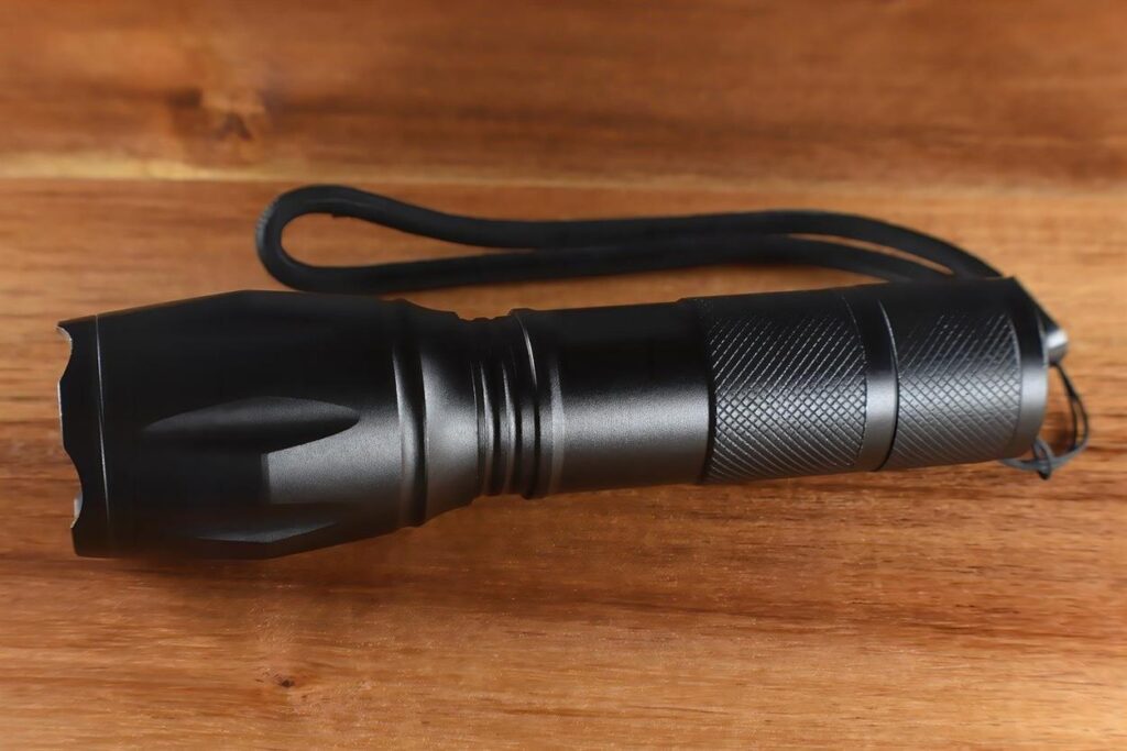 Illuminare la strada: come Olight sta innovando l’illuminazione portatile In un mondo che valorizza sempre più l’efficienza e l’affidabilità, Olight è emerso come un nome leader nel settore dell’illuminazione portatile. Conosciuti per il loro approccio innovativo e l'impegno per la qualità, Olight ha rivoluzionato il modo in cui pensiamo alle torce elettriche e agli strumenti di illuminazione. Dall'uso quotidiano alle operazioni tattiche specializzate, i prodotti Olight sono progettati per soddisfare le diverse esigenze dei loro utenti, illuminando la strada in più di un modo.