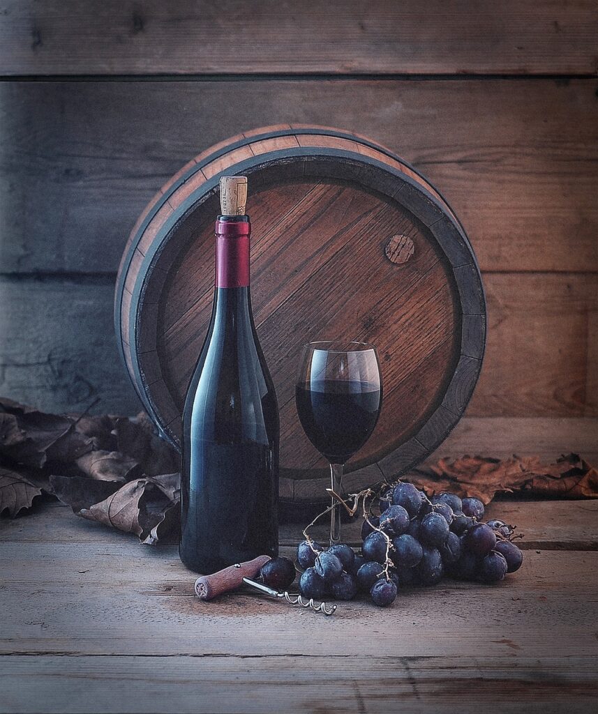 Vom Mythos zum Schluck: Das zeitlose Erbe des Ebrosia-Weins Wein war schon immer mehr als nur ein Getränk – er ist ein Symbol für Kultur, Geschichte und Erbe. In der Antike wurde er als Geschenk der Götter, als Mittel zum Feiern und als heiliges Opfer verehrt. Unter den vielen ikonischen Weinen, die die Annalen der Geschichte zierten, ist Ebrosia ein zeitloses Zeugnis der reichen Vielfalt griechischer Weinbautraditionen, in der Mythologie, Geschichte und Weinbaukunst miteinander verschmelzen. In diesem Artikel untersuchen wir, wie sich Ebrosia-Wein von den Mythen des antiken Griechenlands zu den modernen Flaschen entwickelte, die wir heute genießen.
