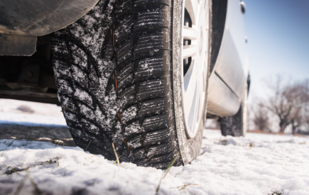 Die besten Winterreifen-Empfehlungen von Reifendirekt.de für deutsche Straßen