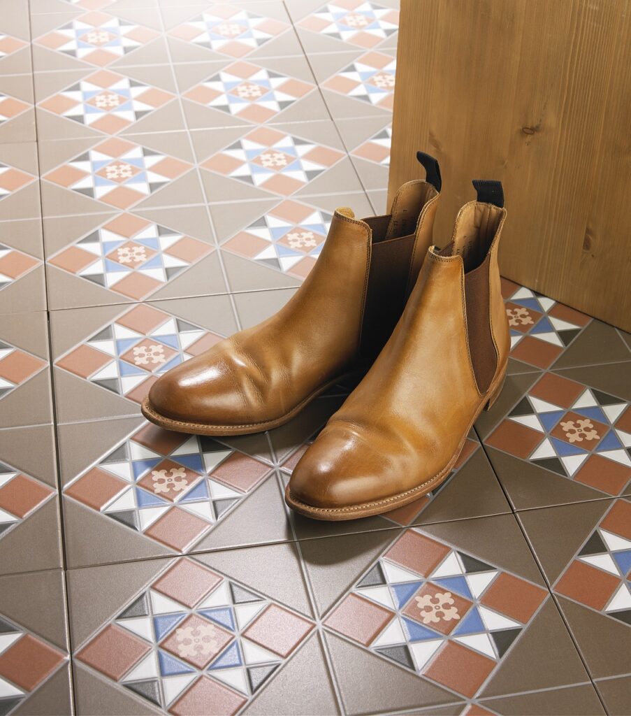 Beyond the Boot: How Hunter Continues to Redefine Outdoor Fashion and Performance For over 160 years, Hunter has been synonymous with quality, style, and durability. From the iconic green wellies worn by everyone from royalty to festival-goers, to an expanding range of outdoor apparel, Hunter has cemented itself as a global leader in outdoor fashion and performance. But despite its deep-rooted heritage in footwear, the brand is much more than just its famous boot. Today, Hunter is redefining what it means to merge fashion with function, pushing boundaries in both design and technology to meet the evolving needs of modern adventurers and style-conscious outdoor enthusiasts.